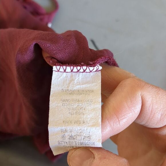 Soprano Strappy Sheer Cropped Tank Top Women's Size Large - Picture 6 of 6